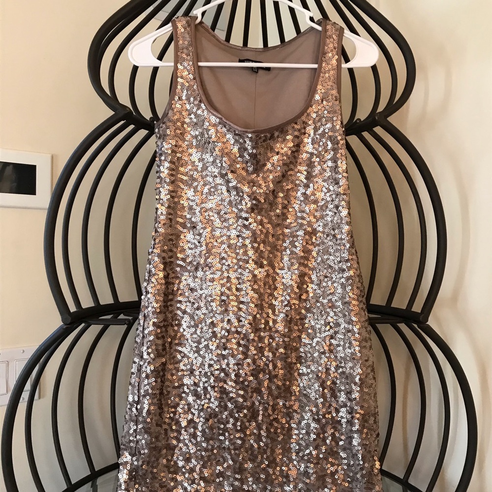 Jump girl gold dress size 3/4
